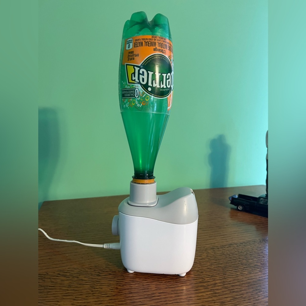 HoMEDICS mini humidifier. Great for nightstands, travel.